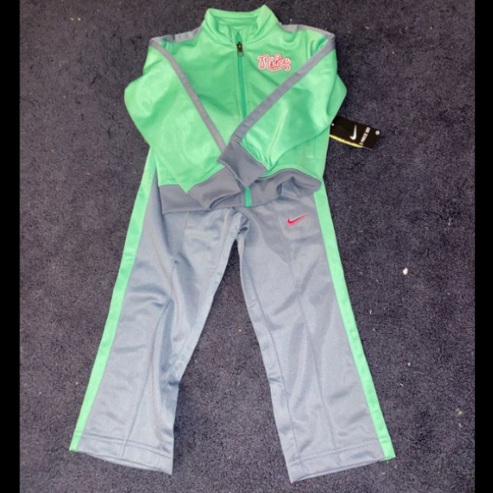 Nike sweatsuit